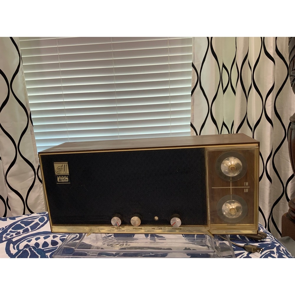 Vintage Arvin AM/FM Table Radio Wood Grain Gold Trim Mid Century Modern Retro